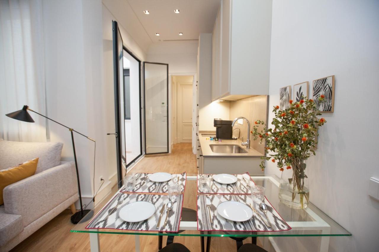 Isg Apartments Cedaceros Sevilla Exterior foto