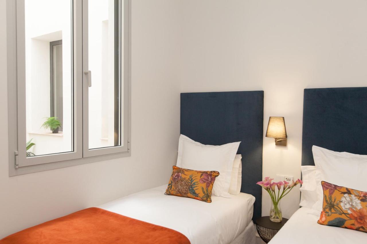 Isg Apartments Cedaceros Sevilla Exterior foto