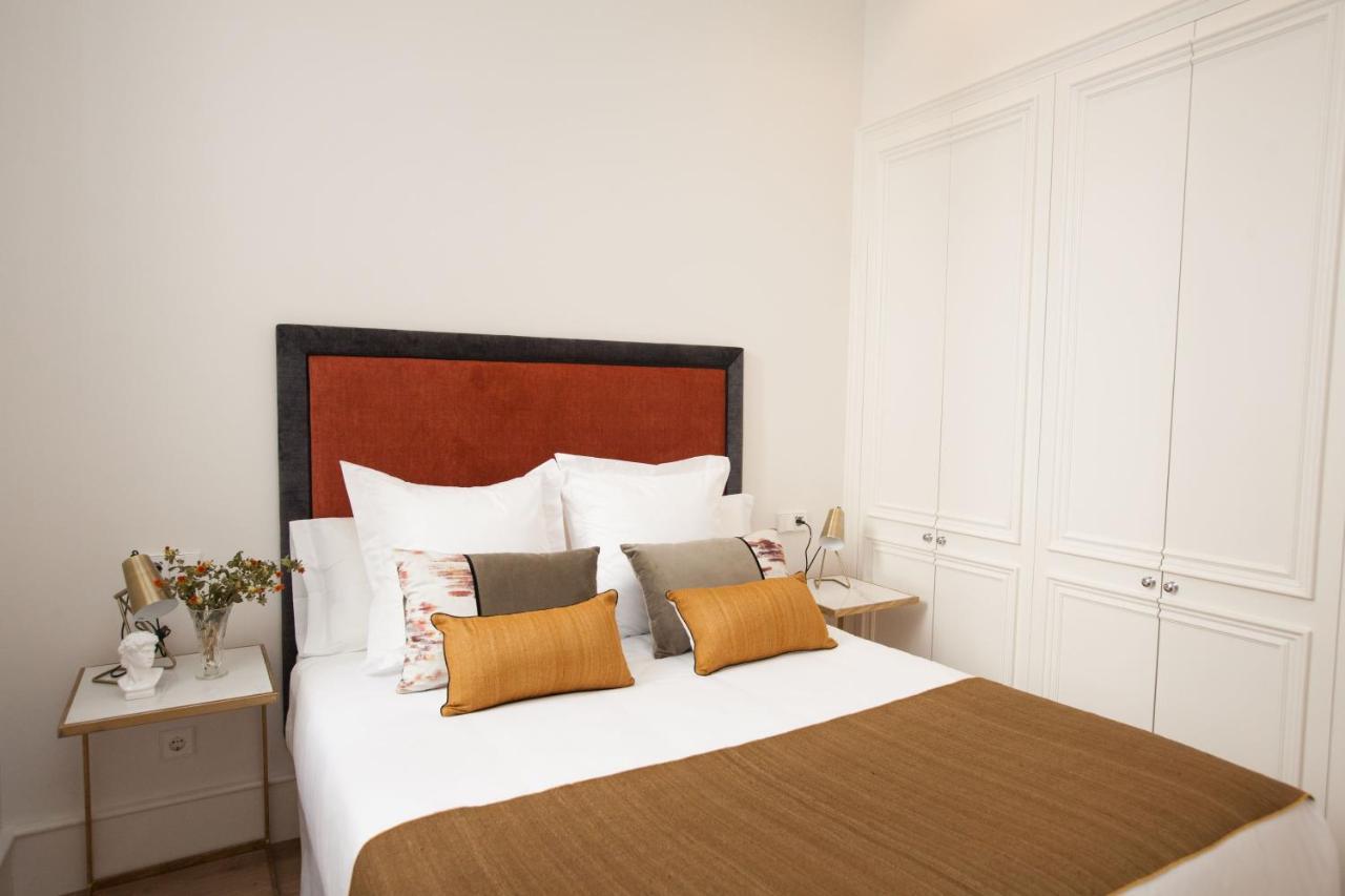 Isg Apartments Cedaceros Sevilla Exterior foto
